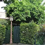 The Palatine Garden Apartment